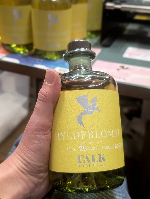 Ingrediensliste hyldeblomstlikør FALK Bornholm