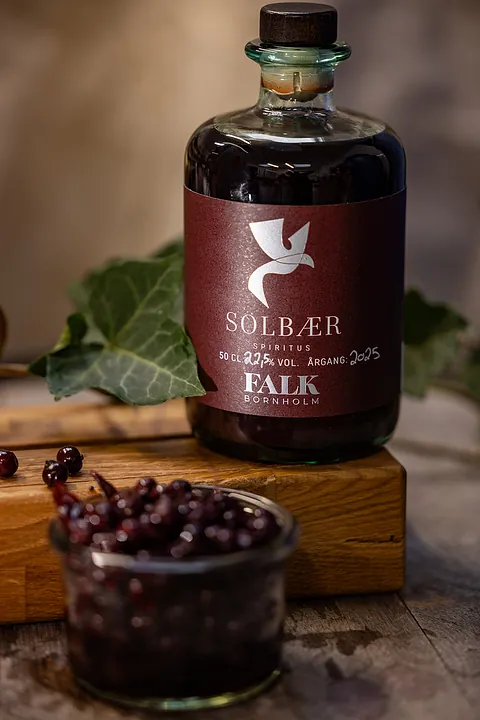 solbær likør fra FALK Bornholm